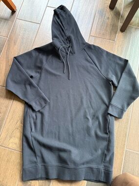 Old Navy Women’s Black Hoodie Sweatdress- Pullover with Zipper pockets Medium